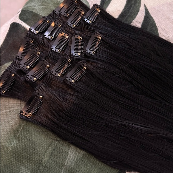24 In Black Clip in Hair Extensions Straight Beautiful Hair - Picture 5 of 8